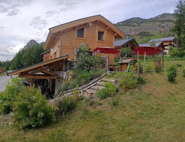 Nella foto è visibile l'oggetto Chalet familial Vars situato nella città di Vars.