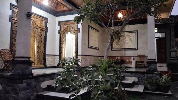 Nella foto è visibile l'oggetto RUMAHKU Homestay situato nella città di Plaga.