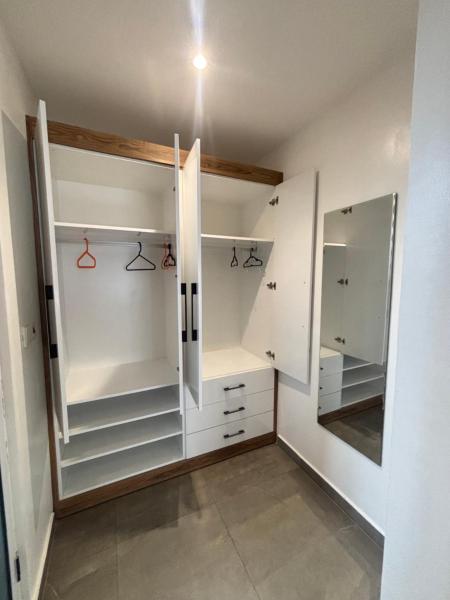 A la foto es mostra l'objecte 5th avenue apartment situat a la ciutat de Accra.