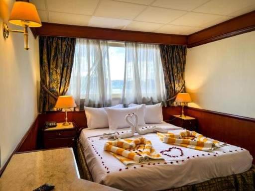 A la foto es mostra l'objecte nile cruise king boat situat a la ciutat de El Caire.