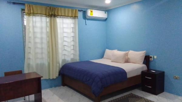 A la foto es mostra l'objecte K-Rose Guesthouse and Travel Lodge situat a la ciutat de Accra.