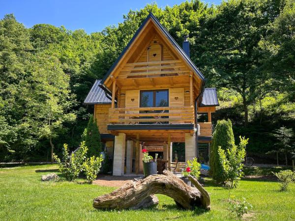 La photo montre l'objet Riverside Cabin Pisak situé dans la ville de Kulen Vakuf.