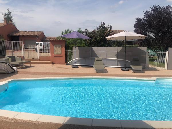 A la foto es mostra l'objecte VILLA AVEC PISCINE situat a la ciutat de Roussillon.
