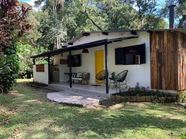 A la foto es mostra l'objecte Casa da Dorinha situat a la ciutat de Teresópolis.