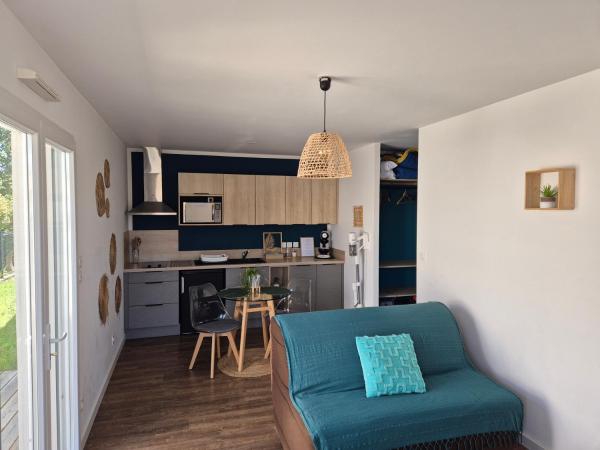 Nella foto è visibile l'oggetto Charmant logement neuf situato nella città di Hourtin.