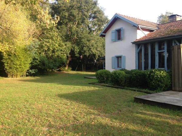 A la foto es mostra l'objecte Maison ancienne dans parc boisé situat a la ciutat de Magescq.