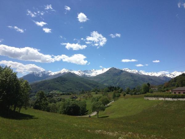 På billedet ses objektet Cosy Brosso beliggende i byen Lessolo.