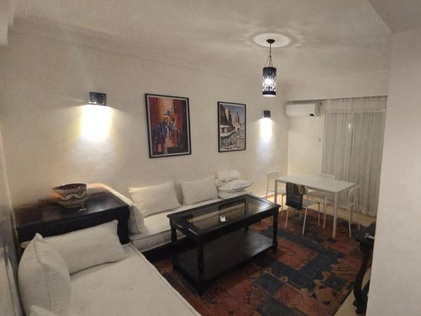 A la foto es mostra l'objecte Rita 83 situat a la ciutat de Marràqueix.