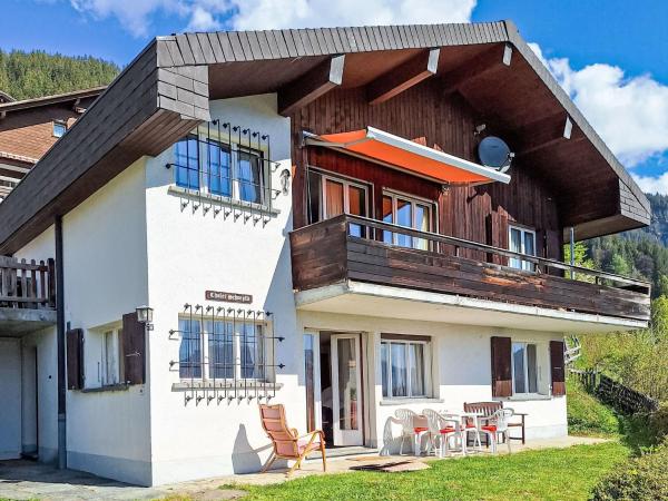 The photo shows the Apartment Chalet Schöpfli by Interhome located in the city of Beatenberg.