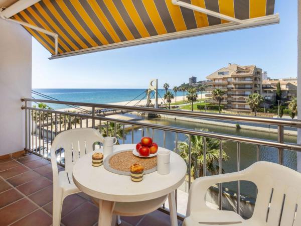 På billedet ses objektet Apartment RieraMar by Interhome beliggende i byen Sant Antoni de Calonge.