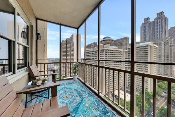 High-rise 1br Condo W Balcony - Atlanta, GA