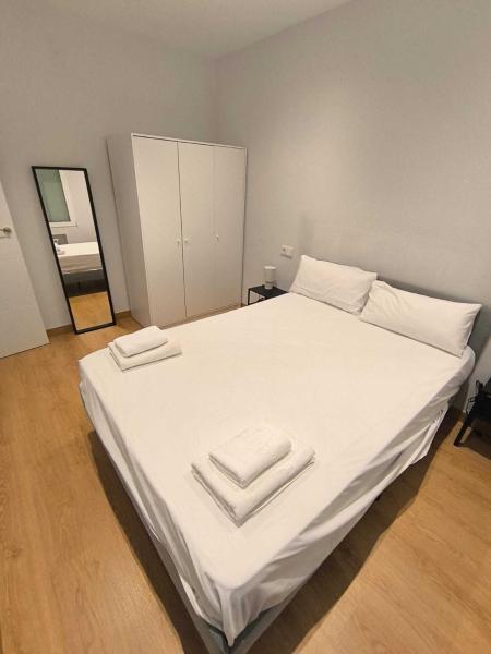 AH - Chamartín Smart Rooms - Prácticas, modernas y bien situadas, Madrid