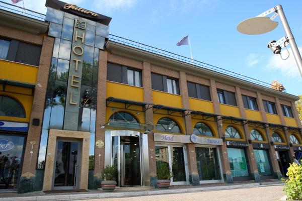 Na zdjęciu widoczny jest obiekt Hotel Futura Centro Congressi położony w mieście Neapol.