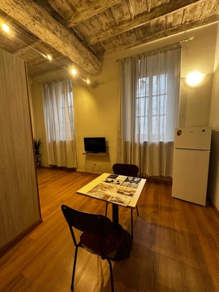 На фото показан объект Oreno House Bed & Living, расположенный в городе Вимеркате.