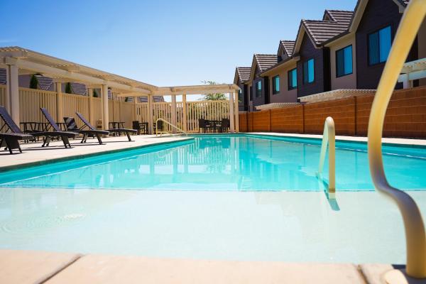 Photo 2 : Sunset on Sage #37 townhouse