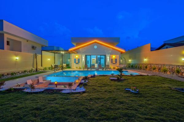 På billedet ses objektet ADER DOĞA Villaları 8 beliggende i byen Zikirciler.