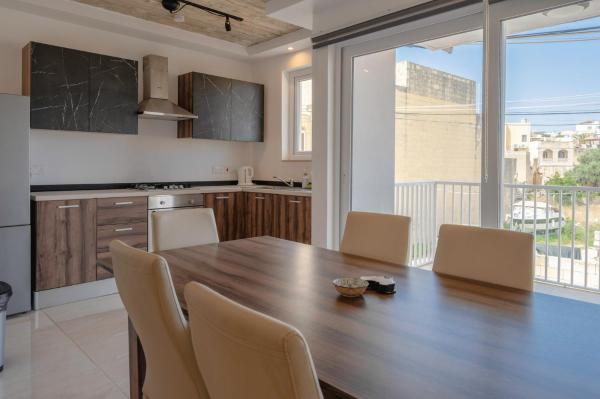 Op de foto is het object Bright 3BR Getaway Spacious Airy & Family-Friendly te zien, gelegen in de stad Sannat.