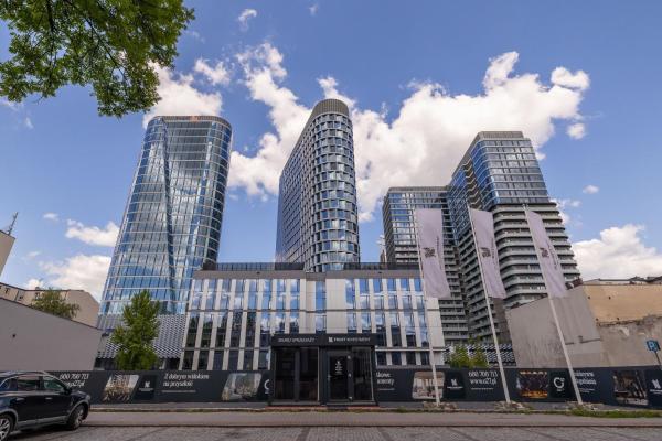 A la foto es mostra l'objecte Air-conditioned Studio with Parking and Balcony, Zabrska Global Office Park by Noclegi Renters situat a la ciutat de Katowice.