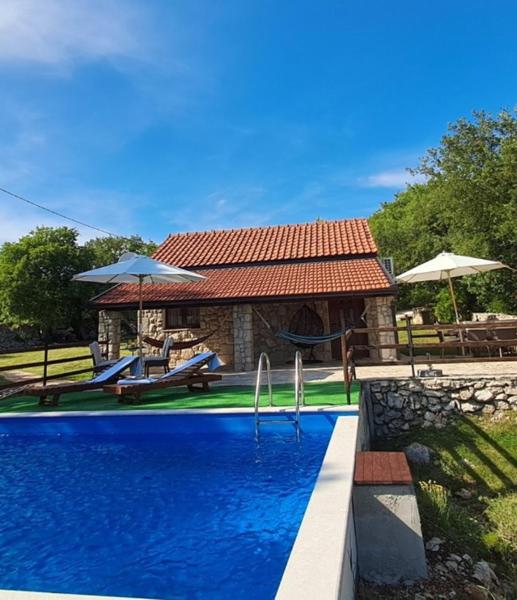 Na fotografii je vidět objekt Agroturizam Villa Antonija nacházející se ve městě Dračevo.