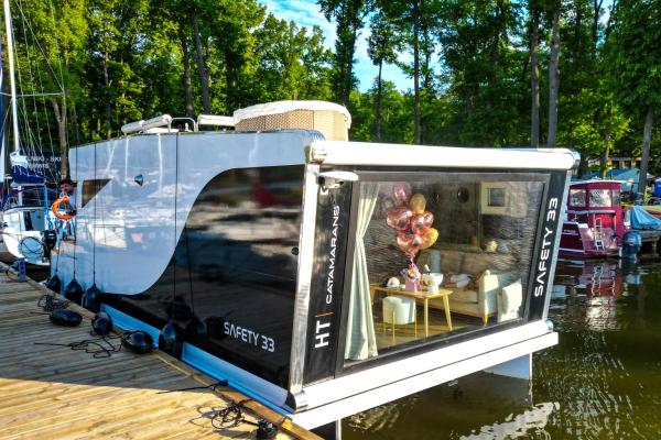 På billedet ses objektet Houseboat- PerseuszOne beliggende i byen Iława.