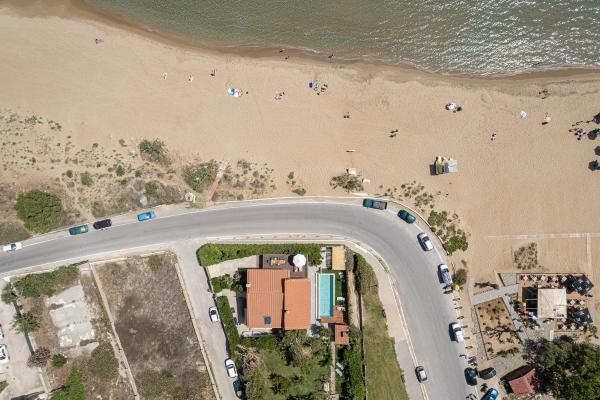 The House By The Sea Beach Holiday Villa For Families Up 8-9 Persons - Ханья