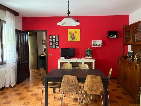 Na zdjęciu widoczny jest obiekt La Caliera 5 Casa Vacanze położony w mieście Arfanta.