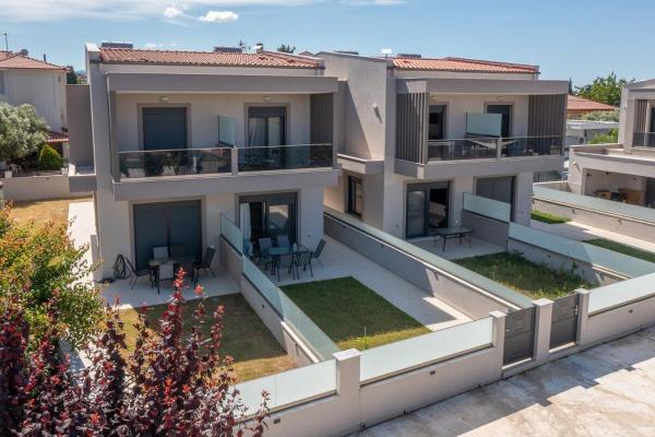 La photo montre l'objet SithoniaRS Avina Luxury Maisonette situé dans la ville de Nikiti.