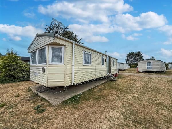 På billedet ses objektet Great Caravan At Breydon Water Holiday Park, Ref 10086B beliggende i byen Belton.