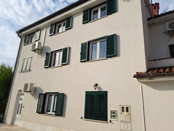 Στη φωτογραφία φαίνεται το αντικείμενο apartmaji strunjan που βρίσκεται στην πόλη Strunjan.