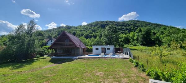 A la foto es mostra l'objecte Green Garden Lohovo situat a la ciutat de Bihac.