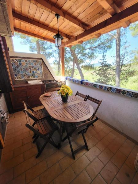 På bildet vises objektet Bilocale presso Costa Smeralda som ligger i byen Cugnana Verde.