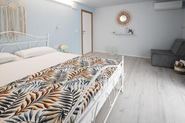 En la foto se muestra el objeto GUEST HOUSE RHEA / КЪЩА ЗА ГОСТИ РЕЯ ubicado en la ciudad de Vasil Levski.