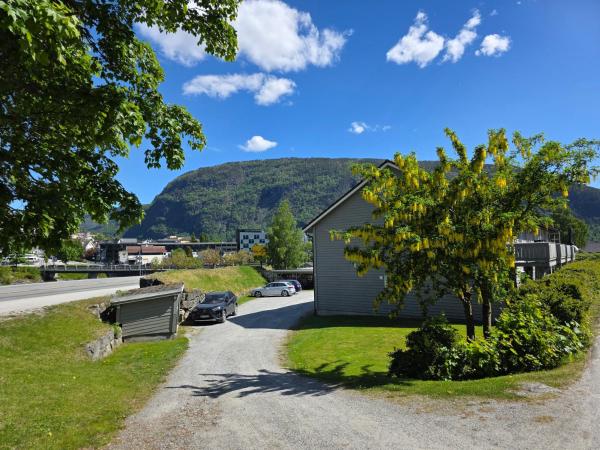 Auf dem Foto ist das Objekt Rom 4 i bufellesskap in der Stadt Sogndal zu sehen.