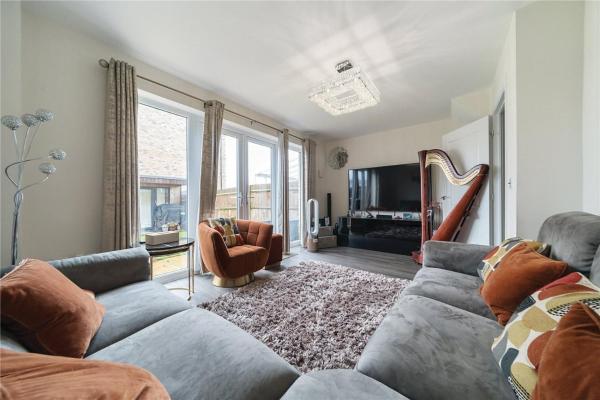 A la foto es mostra l'objecte Stylish 4BR with Summerhouse situat a la ciutat de Longfield.