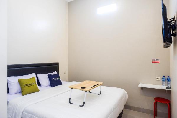 Urbanview Hotel near Alun Alun Tegal, Tegal