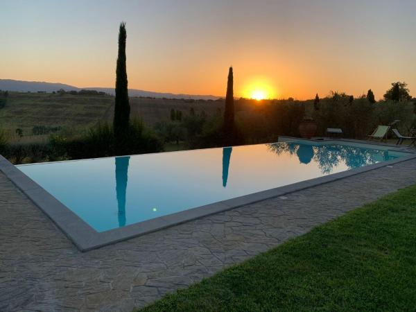 Na fotografii je vidět objekt Il Noce Peaceful Tuscan Haven with Pool and Views nacházející se ve městě Cignano.