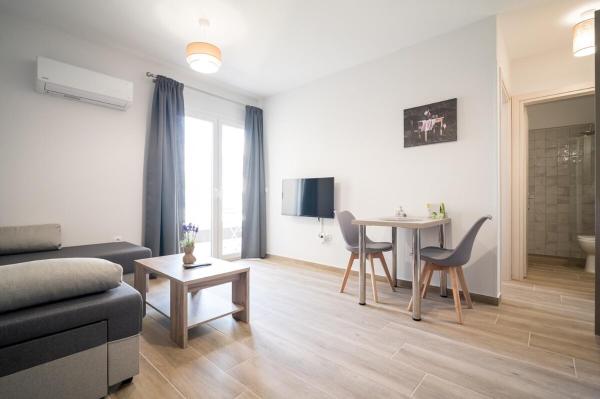 A la foto es mostra l'objecte David Luxury Experience E1 situat a la ciutat de Quios.
