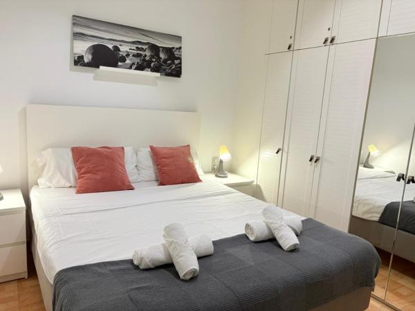 Ahllenrock Parking Gratis Ac 3 Estancias Cerca Barcelona Metro Tram Aeropuerto - Esplugues de Llobregat