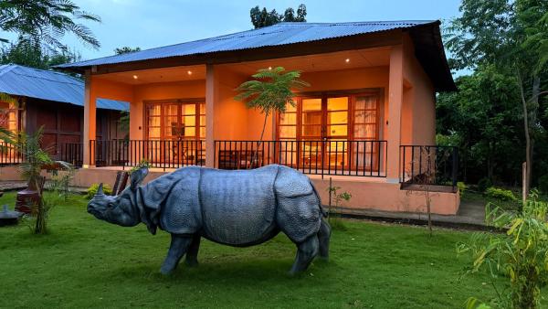 A la foto es mostra l'objecte Kaziranga Eco Village Resort situat a la ciutat de Kuthari.