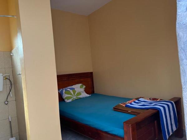 A la foto es mostra l'objecte Namulonge hideout situat a la ciutat de Nalakonge.
