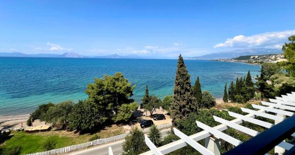 写真にはKariá市にあるSea Side Villa Alexandraが写っています。