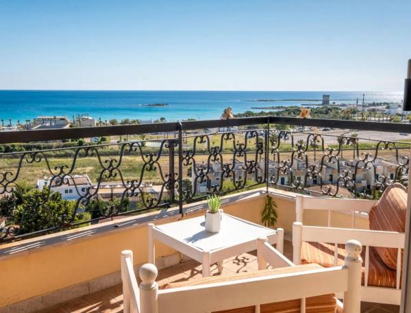 Na foto é possível ver o objeto Panoramic Sea View Penthouse THE DOLCEVITA No 5 localizado na cidade de Porto Cesareo.