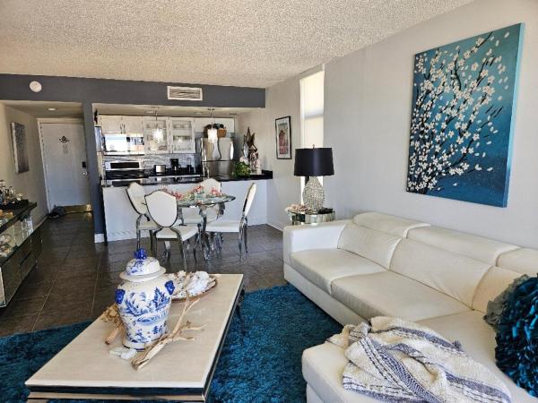 A la foto es mostra l'objecte Ocean Bliss on Beach, Heated Pool and Views Unit 32 situat a la ciutat de Marathon.