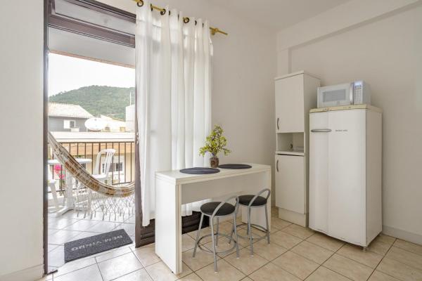 På billedet ses objektet Apartamento 50 MT da praia beliggende i byen Florianópolis.
