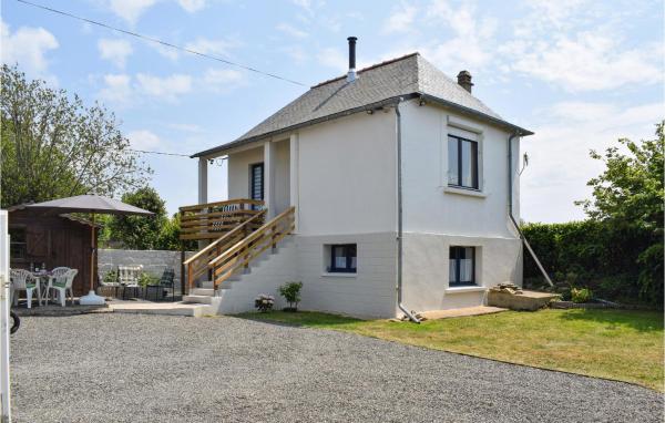 Na fotografii je vidět objekt Belle Maison 450 M De La Plage nacházející se ve městě Ploulech.