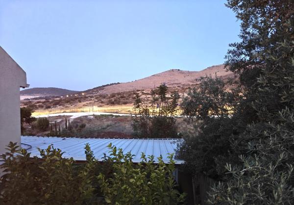 På billedet ses objektet Casa Gilboa Nirvana Suite נופש בגלבוע beliggende i byen Magen Shaʼul.