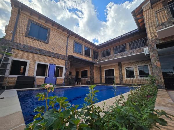 Στη φωτογραφία φαίνεται το αντικείμενο Posada-Hotel El Remanso που βρίσκεται στην πόλη Colonia Lomas Valentinas.