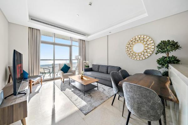 På billedet ses objektet VayK - Luxurious 1BR with Beach Access on Palm Jumeirah beliggende i byen Dubai.