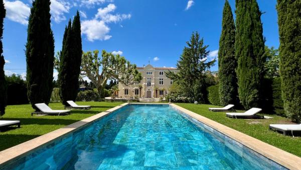 A la foto es mostra l'objecte Château vert situat a la ciutat de Cavaillon.