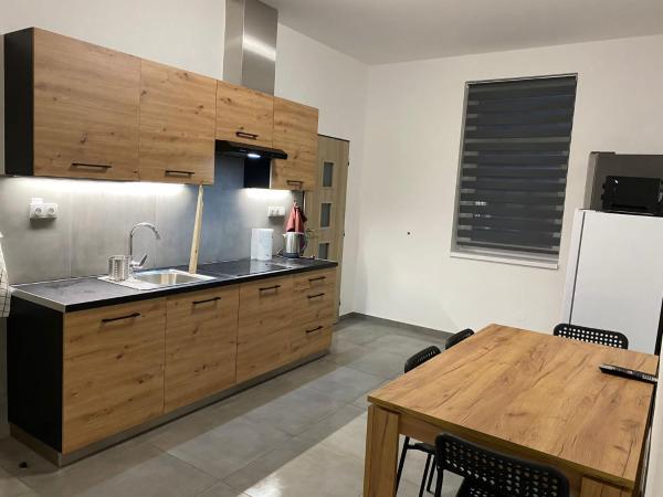 Na fotografii je vidět objekt Apartmány Kortan nacházející se ve městě Halenkovice.